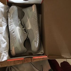 BRAND NEW Nike Metcon 4